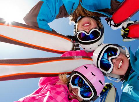 Lyžiarske stredisko Látky vám ponúka celodenný skipass na skvelú rodinnú lyžovačku v nádhernom prostredí Veporských Vrchov.