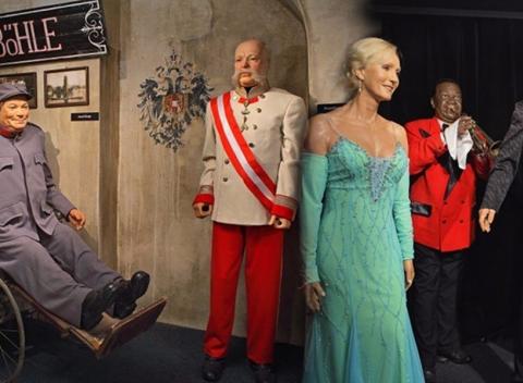Vstup do úžasného Múzea voskových figurín. Kto by si neprial dostať pod stromček stretnutie s Harry Potterom alebo trebárs s Karlom Gottom?