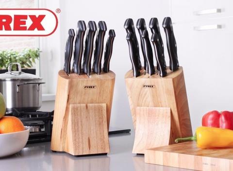 6-dielna sada nožov PYREX v drevenom bloku je nevyhnutná pomocníčka v každej kuchyni. Zakúpte si sadu už teraz a môže byť na Vianoce vaša.