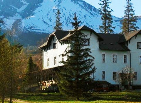 Vykročte v ústrety výbornej oddychovej dovolenke a ubytujte sa v Hoteli Tatry*** v Tatranskej Lomnici spolu s partnerom na 2 noci.