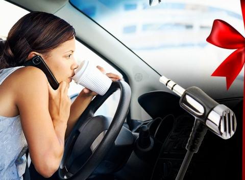 Praktický AUX kábel do auta. Prenášajte vysokokvalitné telefónne hovory alebo počúvajte hudbu cez reproduktory vo vašom vozidle.