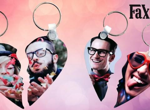 Vyjadrite svoju lásku darovaním srdca. Originálna dvojica príveskov v tvare srdca s vašou vlastnou obojstrannou potlačou.