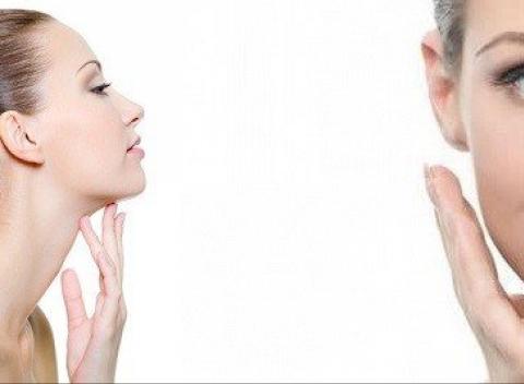 Omladnite účinnou mikrodermabráziou a ultrazvukom. Urýchlite tak odlupovanie odumretých buniek, čo vedie k omladeniu pleti.