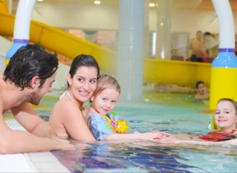 Pobyt v Sarvári len 10 min chôdze od liečebných kúpeľov každý deň s raňajkami, to je vaša pohodová dovolenka v Hoteli Arborétum***. 