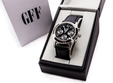 Jedinečný symbol elegancie a štýlu. Urobte niekomu radosť a darujte luxusné pánske hodinky model GFF Chronograph. 