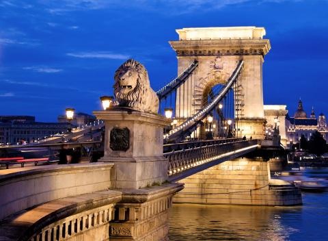 Budapešť - mesto na Dunaji plné historických pamiatok, termálnych kúpeľov, ktoré nemajú na svete obdobu. Pobyt pre 2 v Hoteli Pólus***.