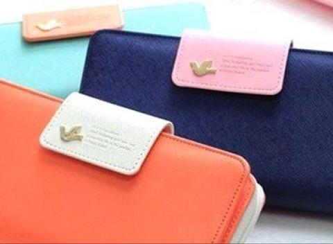 Elegantná dámska peňaženka Be Sweet v zaujímavých farebných kombináciách s veľkým priestorom na mince, papierové peniaze, mobil aj karty.