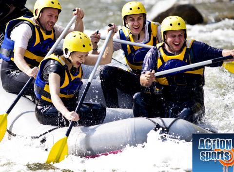 Trochu adrenalínu nikomu neuškodí! Doprajte si zážitok na celý život, rafting na umelom kanáli v Liptovskom Mikuláši alebo splav rieky Belá.