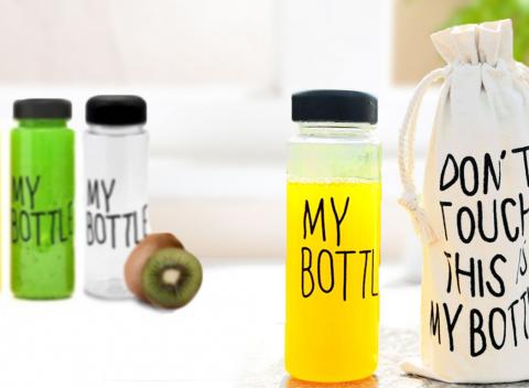 Štýlová a praktická fľaša s vrecúškom pre chladené i horúce nápoje. Túto skvelú ekologickú náhradu za plastové fľaše jednoducho musíte mať.