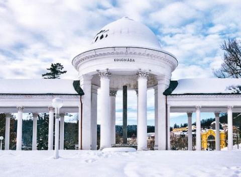 Pustite z hlavy všetky starosti a vydajte sa relaxovať do obľúbeného kúpeľného mesta. Dovolenka pre 2 s plnou penziou v Mariánských Lazních.