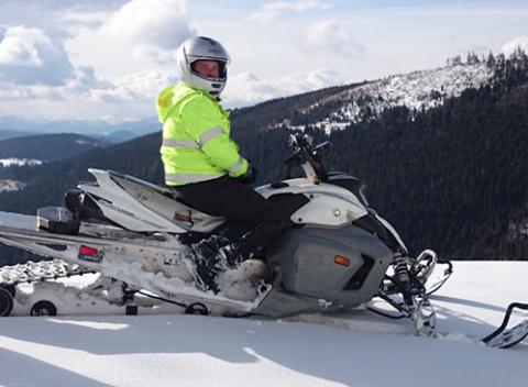 Adrenalínová jazda na snežných skútroch. Spestrite si tohtoročnú lyžiarsku sezónu netradičnou a skvelou zimnou zábavou.