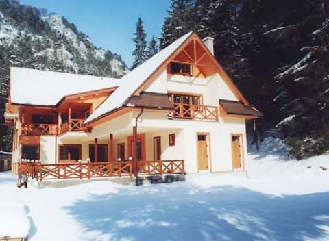 Zimný sen, lyžovačka, sauna a polpenzia vo Veľkej Fatre.  Skvelé podmienky na lyžovanie a reštaurácia s domácou kuchyňou.