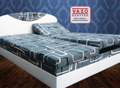 Čalúnená posteľ Izabela v modernom dizajne s vloženými zdravotnými polyuretánovými matracmi uloženými na polohovateľnom pevnom podklade. 