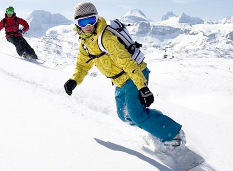 Jedinečná lyžovačka v Alpách. Rozprávkový pobyt pri alpskom jazere pre dvoch v hoteli Seehotel am Hallstättersee s raňajkami.