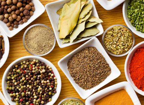 Nechajte sa inšpirovať exotickými koreniami a vyžeňte fádnosť z vašej kuchyne! Vyberte si z rôznych balíčkov orientálneho korenia. 