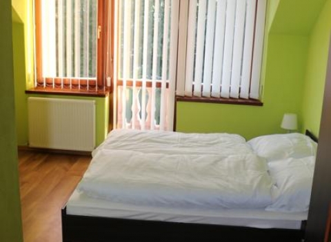 Príjemný oddych v penzióne Kulko Vrbové. Dvojlôžková izba s manželskou posteľou alebo dvoma oddelenými lôžkami.