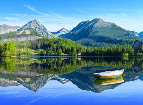 Pobaľte rodinu, kamarátov či známych a príďte si oddýchnuť do malebného prostredia Tatier. Ubytovanie s nádherným výhľadom na panorámu hôr.