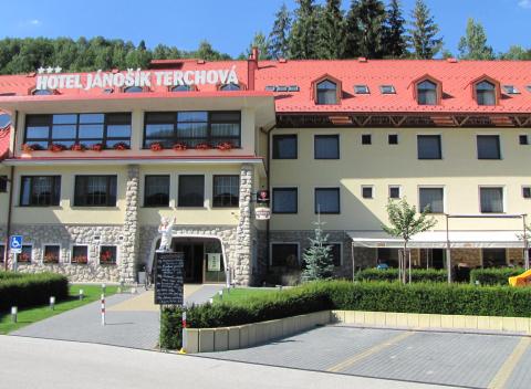 Oddych v prekrásnom prostredí Terchovskej prírody. Relaxačný pobyt v Hoteli Jánošík*** s raňajkami, večerou a privátnym vstupom do sauny. 