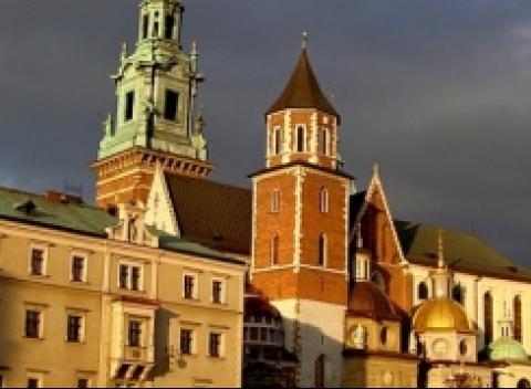 Kraków - architektonická perla Poľska. Víkendový zájazd do Krakowa spojený s návštevou Osvienčimu a Wieliczky pre 1 osobu.