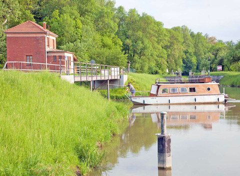 Baťov kanál v penzióne s plavbou na lodi a raňajkami + termíny až do septembra 2020.