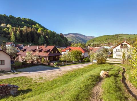 Zabudnite na stres a prácu a príďte si vychutnať pokoj v horách Nízkych Tatier v chate Zinka pre 4 až 6 osôb s neobmedzeným wellness. 