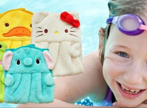 Zabaľte svoju ratolesť po kúpaní do krásneho, farebného uteráčika so zvieracím kamarátom, ktorého si ihneď obľúbi! 