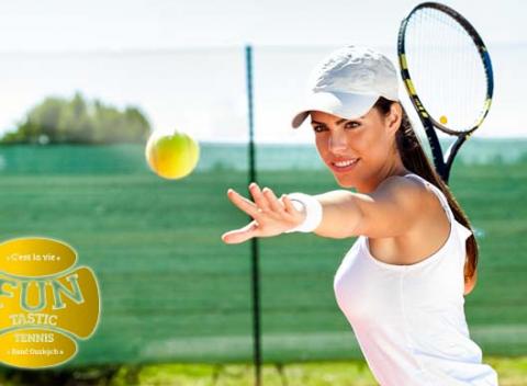 Skvelý prenájom tenisového kurtu na 1, 3 alebo 6 hodín.  V tomto pokojnom prostredí máte ideálne podmienky. 