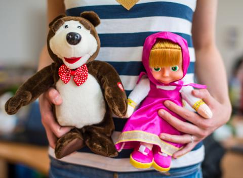 Máša a medveď - plyšové hračky. Dobrodružstvá, ktoré prežívajú v rozprávke, môžu odteraz s nimi zažívať aj vaše deti.