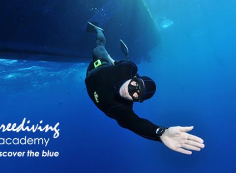 Dvojdňový intenzívny kurz freedivingu! Naučíš sa potápať do hĺbky až 15 metrov na nádych a zadržať dych na viac ako 2 minúty.