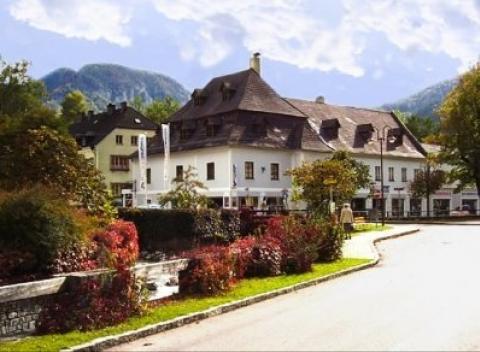 Zažite skvelý jarný či letný pobyt v rakúskych Alpách. Ubytovaní budete v českom penzióne Sport, ktorý leží v centre Gamingu. 