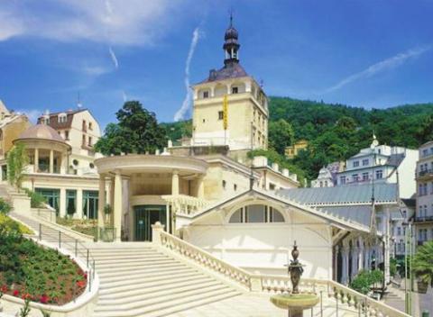 3 až 6-dňový pobyt s polpenziou v Karlových Varoch. Doprajte si odpočinok v preslávených kúpeľoch vďaka 50% zľave na masáže a wellness 