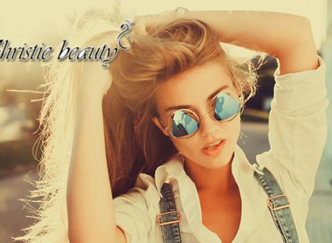 Strih s exkluzívnou keratínovou kúrou alebo slnečný melír na leto/sombre. Jedinečný strih od je to, na čo vaše vlasy už dlho čakali.