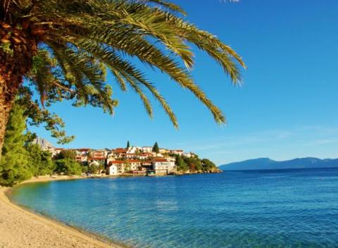 Slnečná dovolenka v najžiadanejšej destinácii v Chorvátsku - na Makarskej riviére s ubytovaním v penzióne Selma Podaca***. 