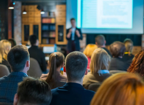 Tréning obchodu, manažmentu či osobnostného rozvoja – online alebo trojdňové školenie v Tatrách.