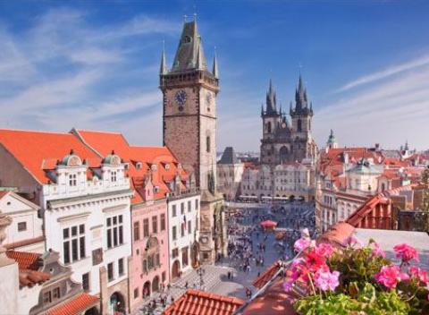 Navštívte Prahu a užite si zvláštnu štýlovú atmosféru, pokoj, pohodu a ruch veľkomesta. Pobyt v 4* hoteli s privátnym bazénom a saunou.