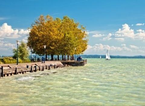 Prežite perfektnú dovolenku na brehu Balatonu v kúpeľnom mestečku Balatonfüred v hoteli Marina*** s all inclusive a dieťa do 6 r. zdarma.