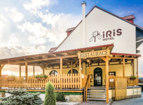 Pálava medzi vinicami: Wellness Hotel Iris *** s polpenziou a vírivkou.