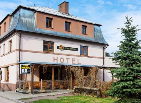 Vezmite si na pár dní voľno a užite si parádnu dovolenku na čerstvom horskom vzduchu. Pobyt s polpenziou v Orlických horách v hoteli Eduard.