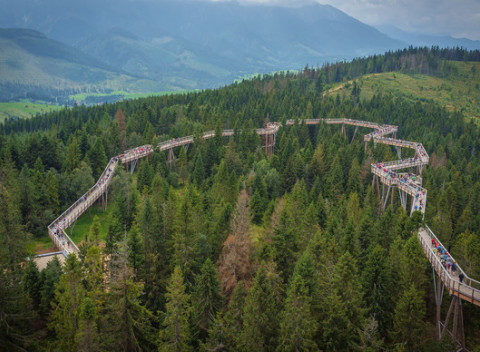Dovolenka priamo pod Belianskymi Tatrami v penzióne Ciriak – na skok od Chodníka korunami stromov.