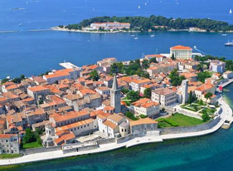 Zbaľte seba, rodinu, vyrazte na výlet za slnkom a vychutnávajte relax v rodinných apartmánoch Sunset Lanterna Apartments ** v Chorvátsku.