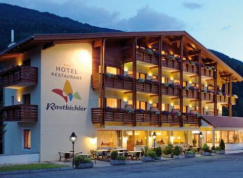 Dobrodružné leto v Južnom Tirolsku v parádnom 3* hoteli zariadenom v štýle Feng Shui. Dovolenkujte v nádherných talianských Dolomitoch!