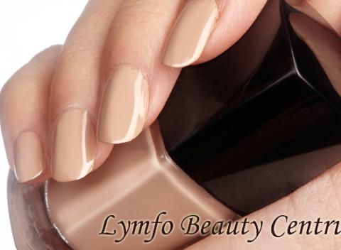 Lakovanie gél lakom. Pre klientky, ktoré uprednostňujú prirodzený vzhľad nechtov a nemajú čas na ich každodennú úpravu a starostlivosť. 