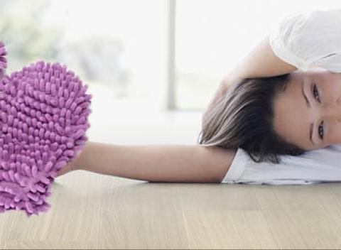 Korčuľujte pri upratovaní! Naše univerzálne návlekové mop papuče vám ponúkajú možnosť upratovať a pritom sa zabaviť! 