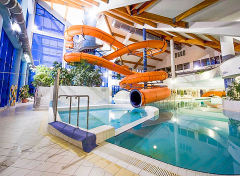 Kúpeľné Kehidakustány v Triász Aparthoteli *** s raňajkami, saunami a zľavou.