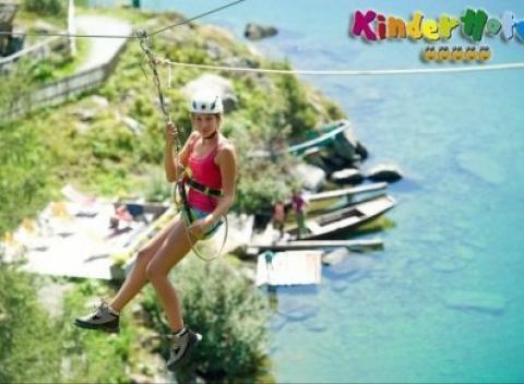 Užite si pohodovú dovolenku v Kinderhotel Schneekönig Falkertsee v rakúskom Patergassen. Čaká vás polpenzia, wellness a program pre deti.