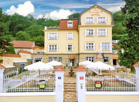 Vyrazte do Prahy vo dvojici, navštívte Petřín, zájdite na večeru a užite si ubytovanie v Hoteli Villa Milada**** s privátnym wellness!