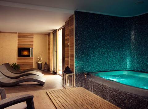 Privátny vstup do wellness pre 2 osoby na 2 hodiny s prípitkom šampanského.