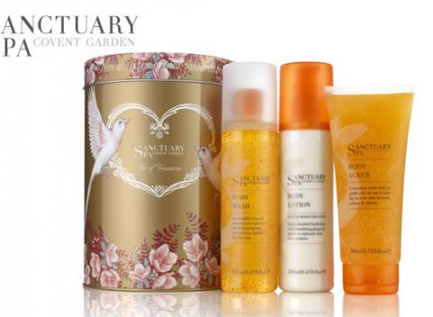 Kozmetické balíčky od poprednej britskej značky Sanctuary Spa. Prípravky vytvorené terapeutmi pre svieži a zmyselný zážitok.