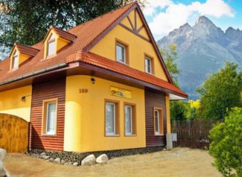 Vychutnajte si krásy Vysokých Tatier naplno a navštívte útulný penzión Crystal Ski. Pobyt pre 2 s raňajkami a zľavou do Aquacity Poprad.