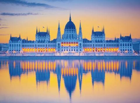 Vyberte sa na dovolenku k moru, a to k tomu maďarskému! Čaká na vás príjemný hotel Napfény***, bohaté raňajky a plavba výletnou loďou.